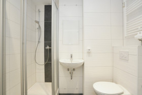 te496d8d5-64702644.jpg